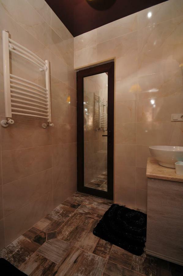 Apartments With A View Of The Trinity Holy Batumi Exterior photo
