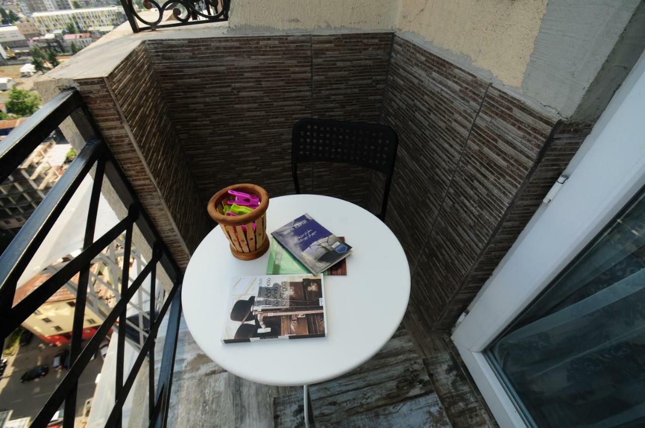 Apartments With A View Of The Trinity Holy Batumi Exterior photo