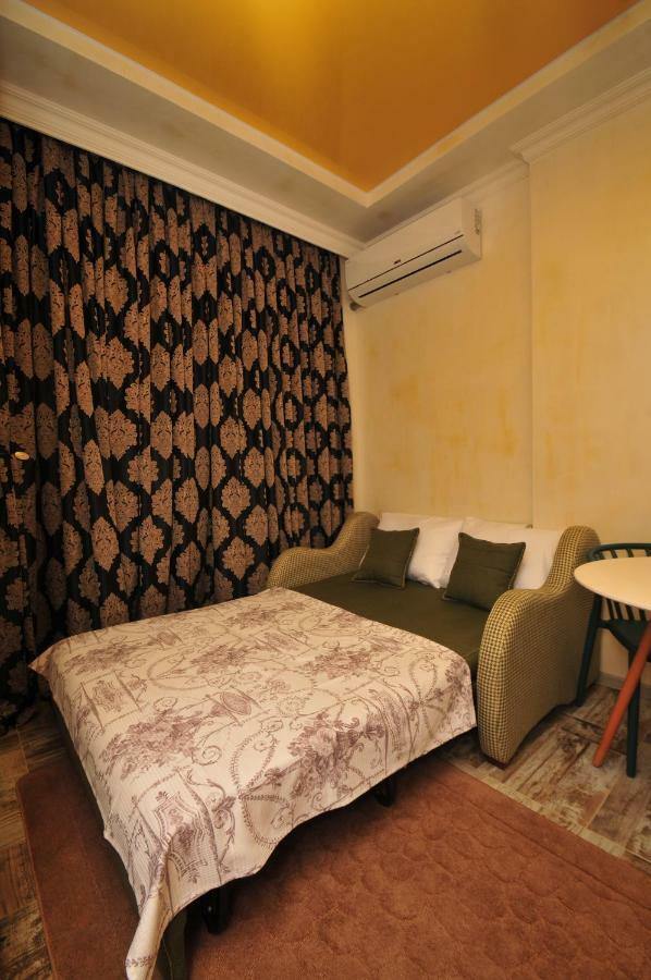 Apartments With A View Of The Trinity Holy Batumi Exterior photo