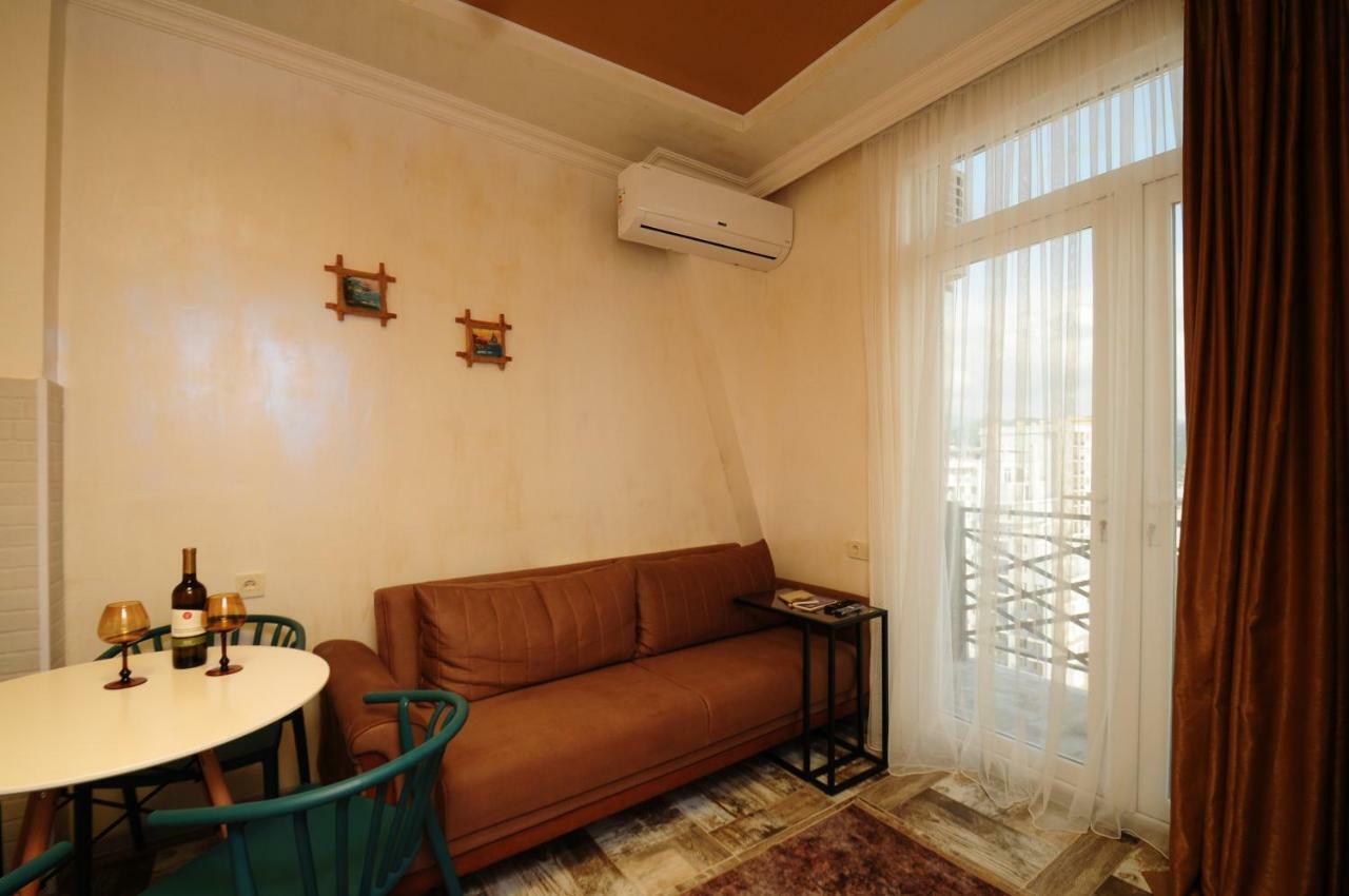Apartments With A View Of The Trinity Holy Batumi Exterior photo